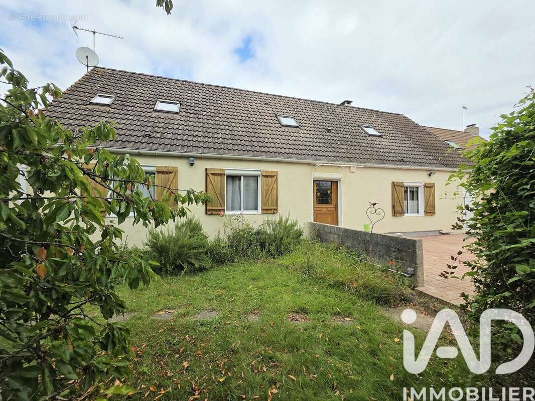 Maison 160 m² à Saint-Agnan  - photo 2