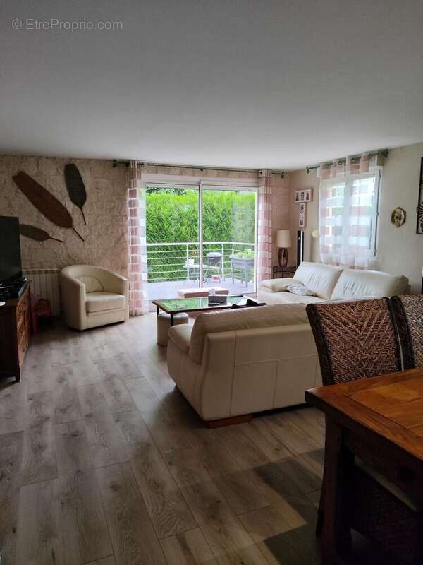 Maison 140 m² à Osny  - photo 8
