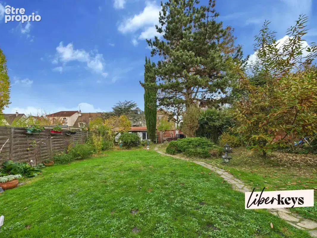 Maison familiale 223 m² avec jardin, terrasses et garage – Villemomble - photo 9