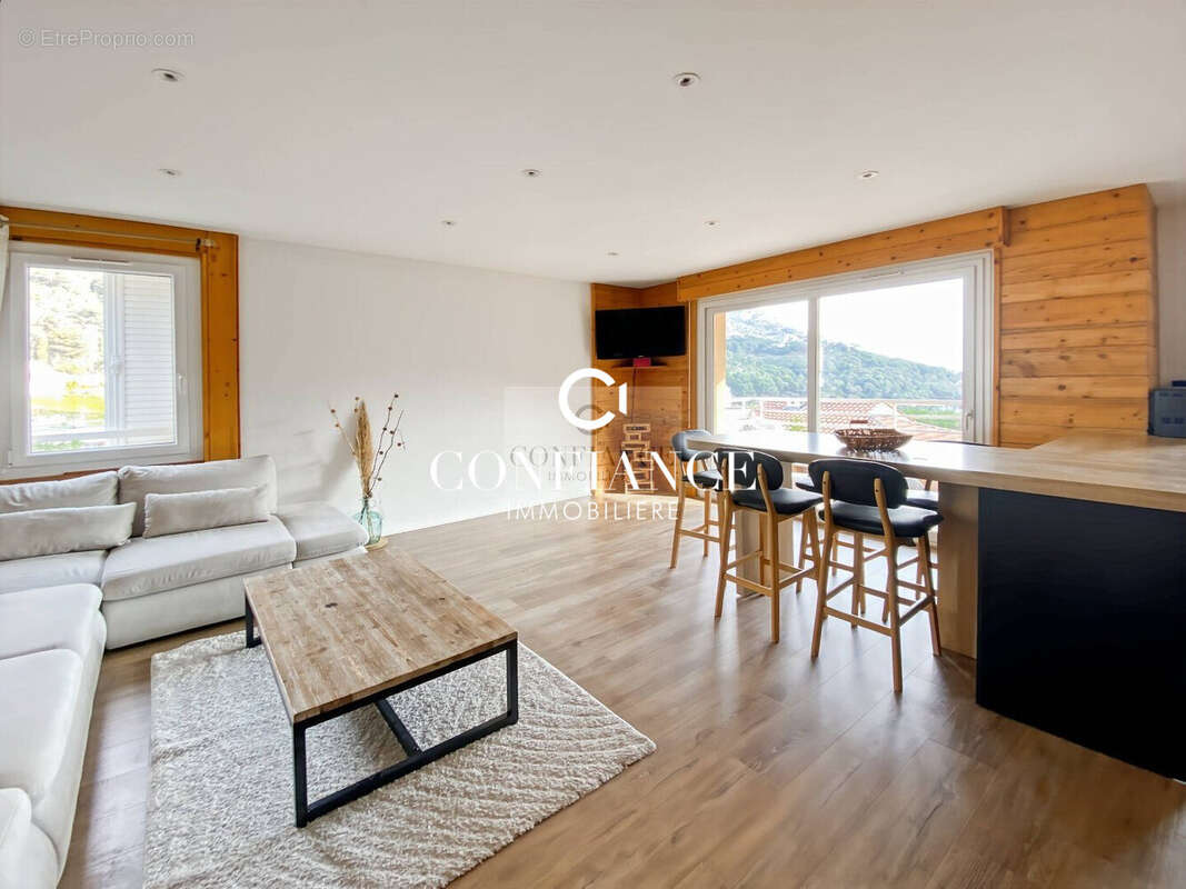 Appartement à EZE
