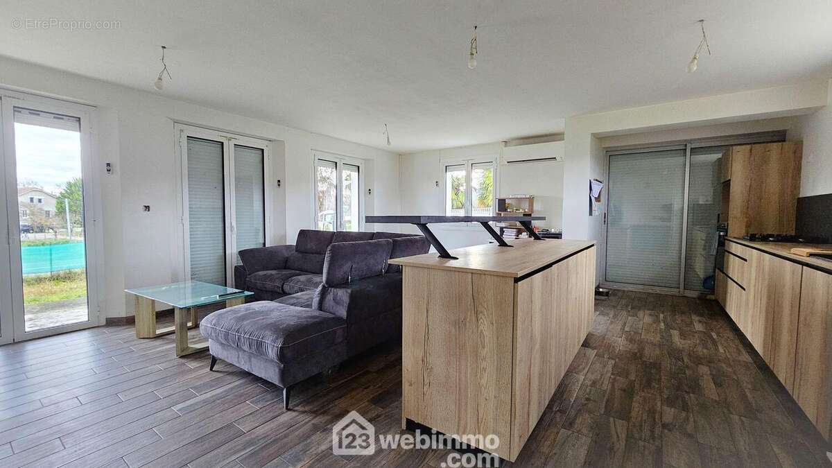 Maison à LESTELLE-BETHARRAM