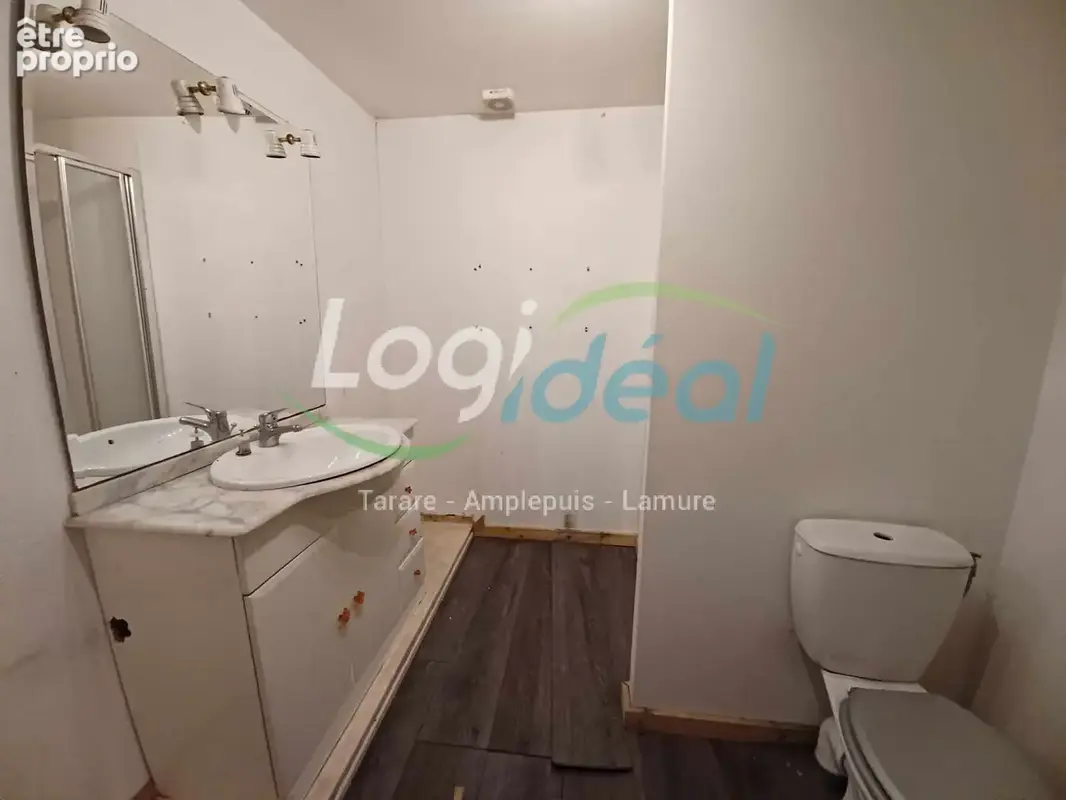 Maison de village mitoyenne de 71 m2 habitables à restaurer avec terrain. - photo 6