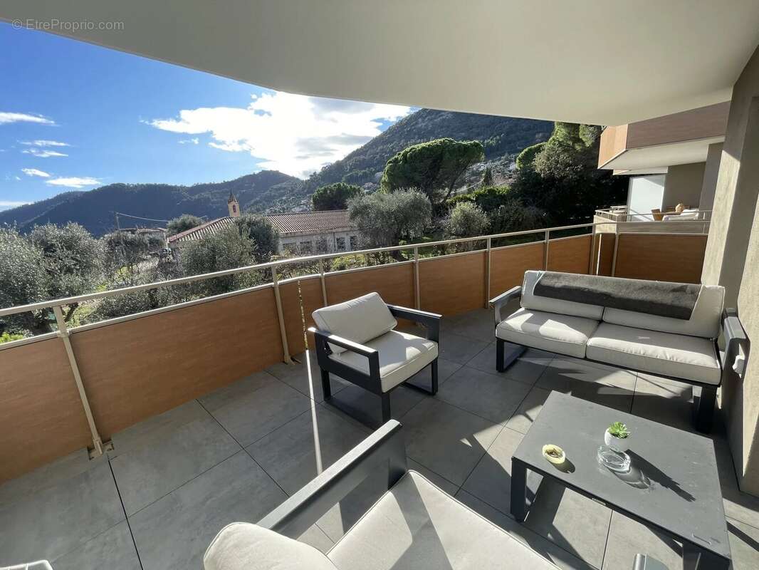 Appartement à CHATEAUNEUF-VILLEVIEILLE