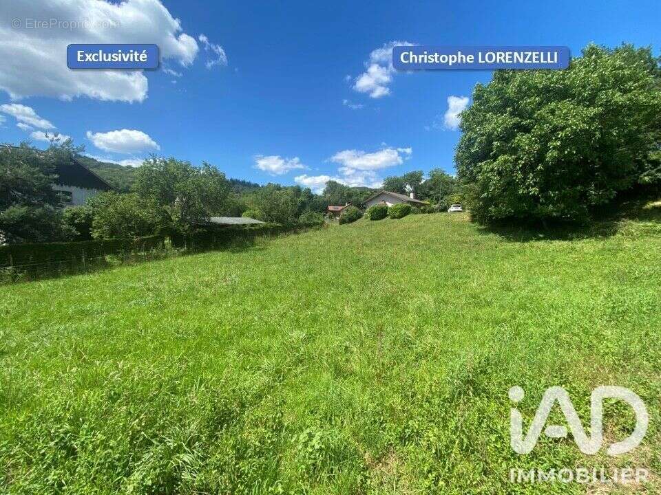 Terrain 1078 m² à Saint-Pierre-De-Curtille  - photo 2