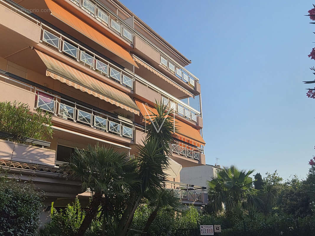 Appartement en duplex dernier etage residence avec piscine en centre ville - photo 3