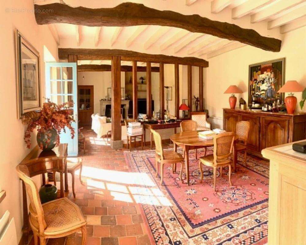 Maison à HOUDAN