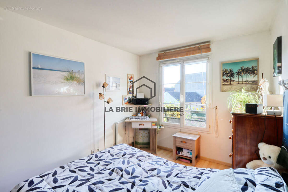 Appartement à BRIE-COMTE-ROBERT