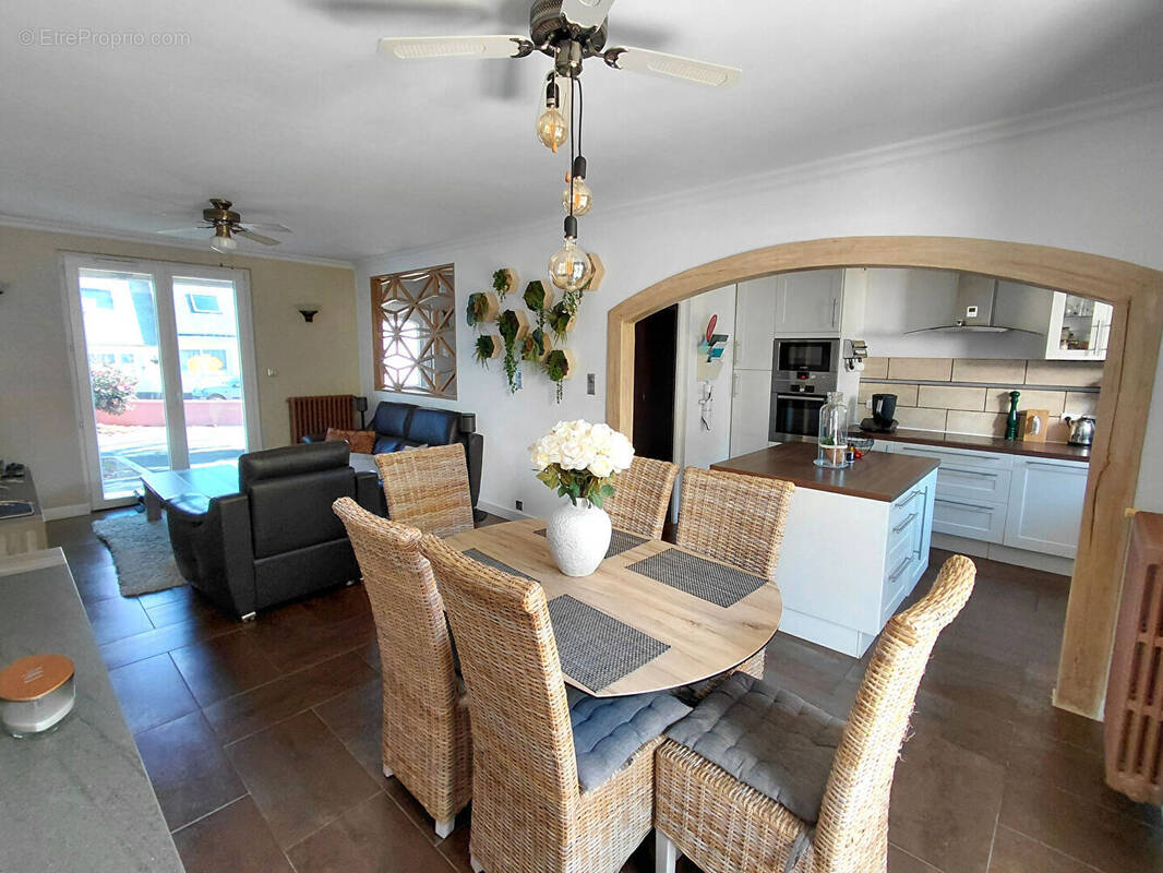 Maison à SAINT-MARTIN-DES-CHAMPS