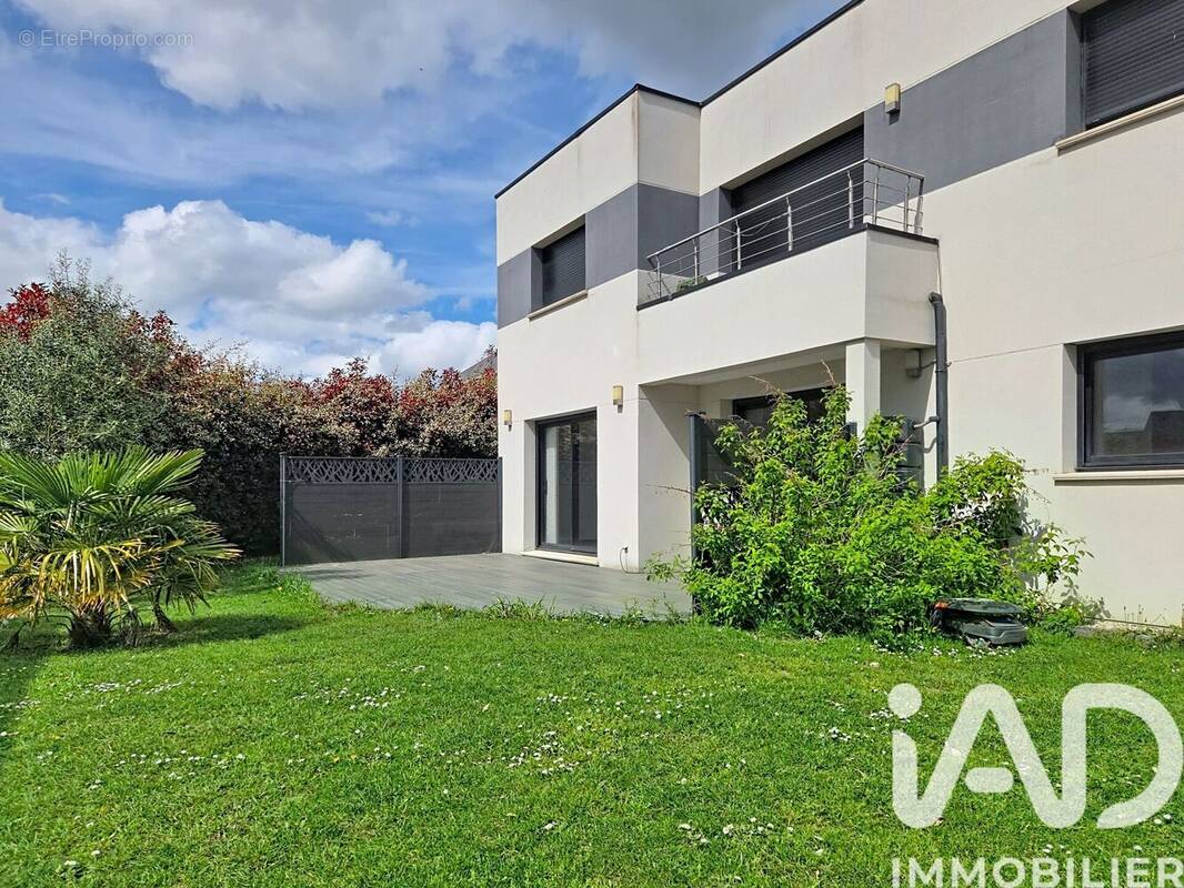Photo 1 - Maison à OISSEL