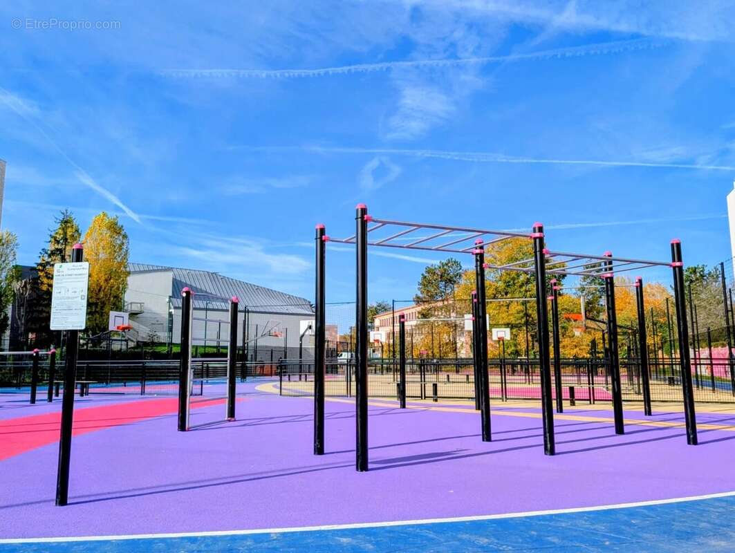 Appartement à LES CLAYES-SOUS-BOIS