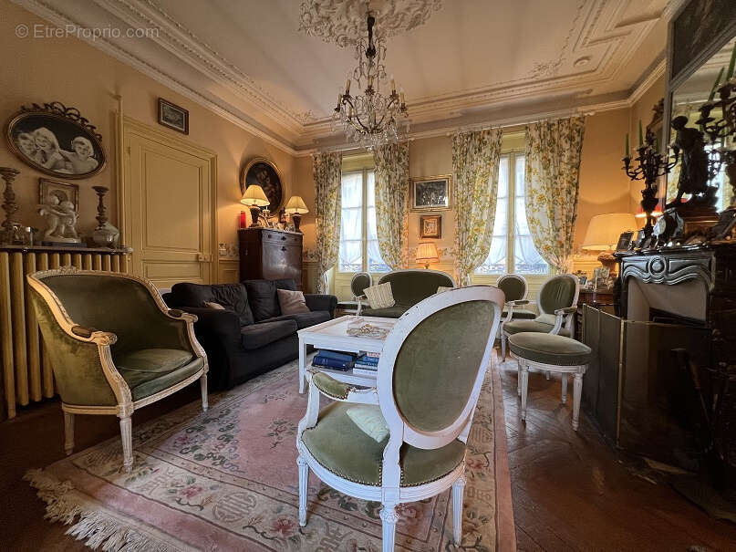 CHERISY - 10 minutes de HOUDAN - Maison Bourgeoise du XIXème siècle avec jardin et dépendances - photo 4