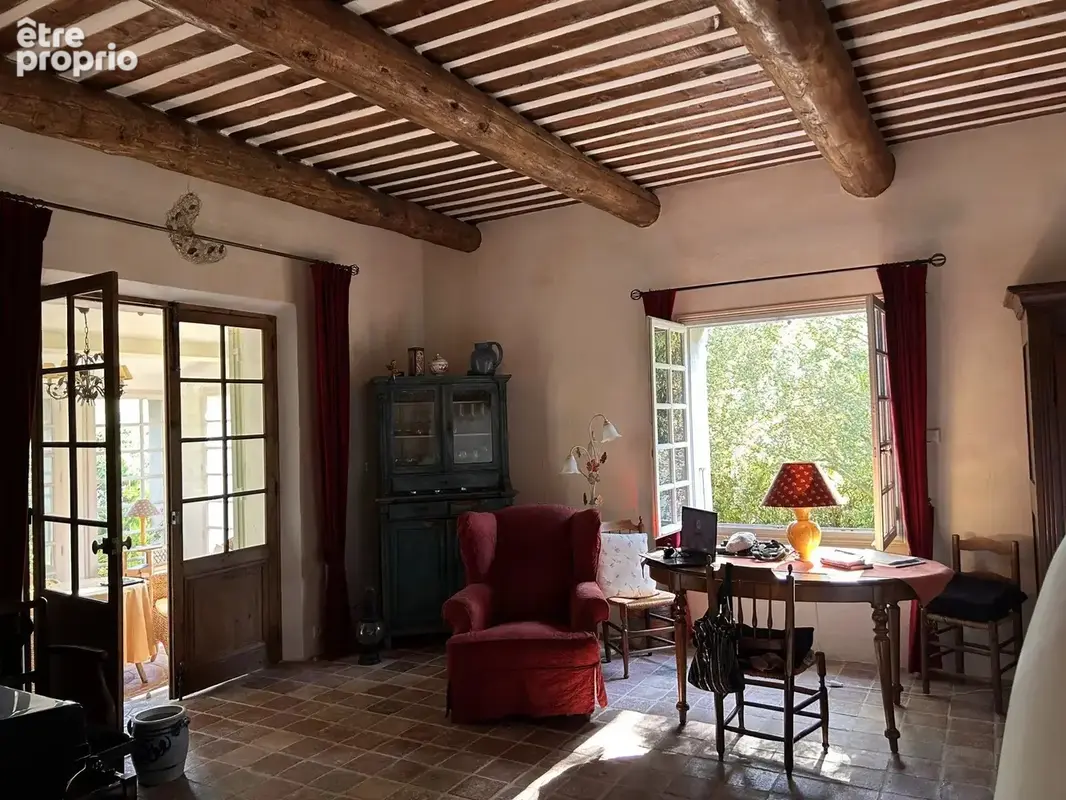 Maison 6 pièces 195 m² à vendre à Vernegues (13116) - photo 8