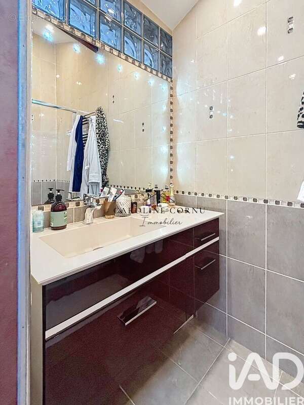 Photo 6 - Appartement à LES LILAS