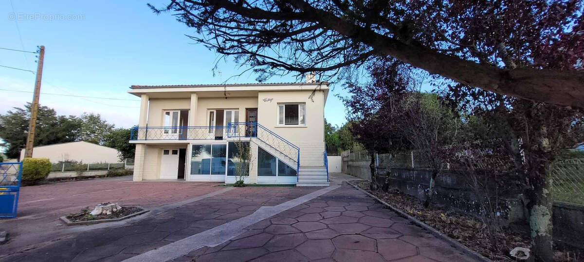 Maison à SAINT-FORT-SUR-GIRONDE