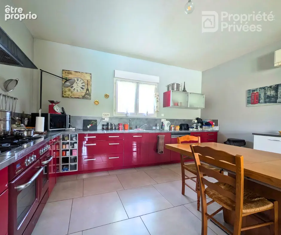 Villa plain pied avec piscine et double garage dans un quartier calme ! - photo 7