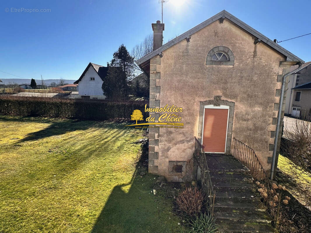 Maison 250 m² à Fontaine-Les-Luxeuil  - photo 2