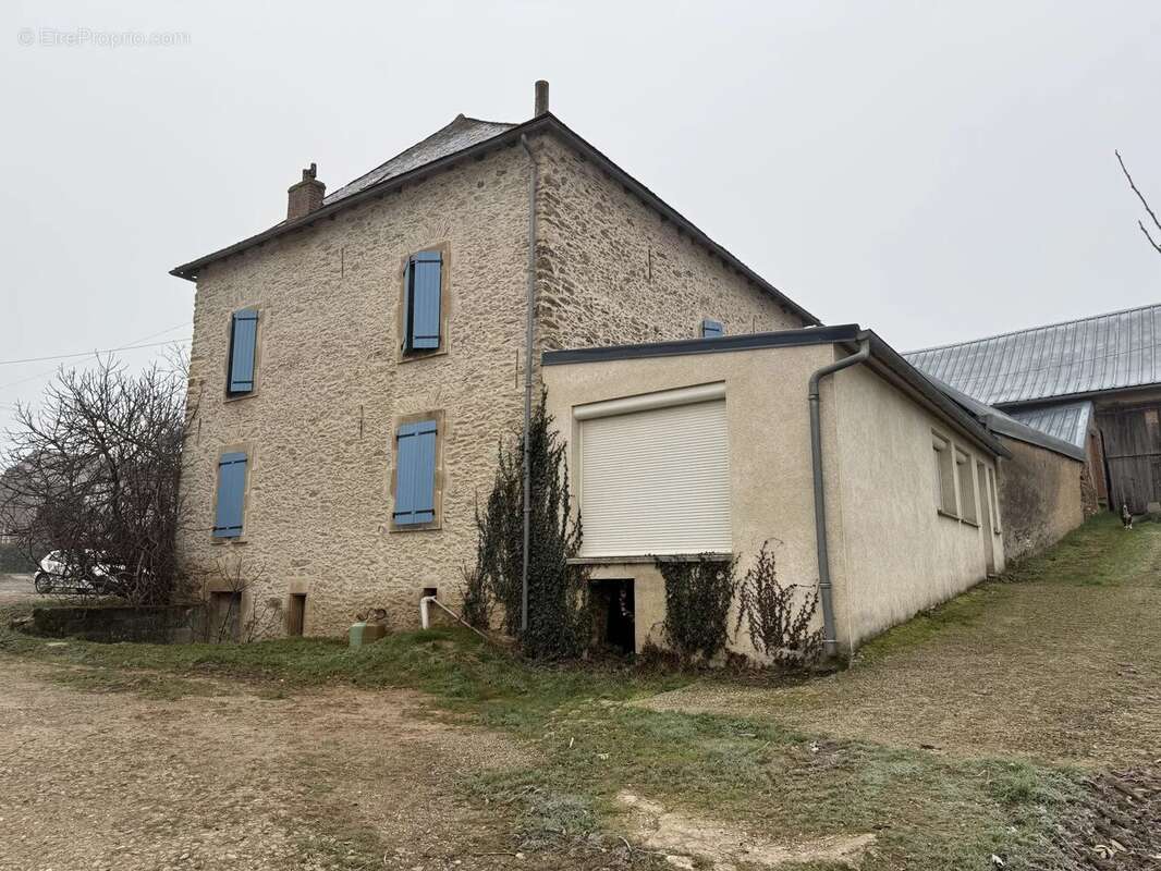 Maison à TAURIAC-DE-NAUCELLE