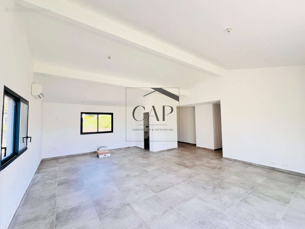 Villa individuelleT4 neuve de 114 m2 avec grand jardin   Sainte-Lucie de Porto-Vecchio   3-Bedroom - photo 3