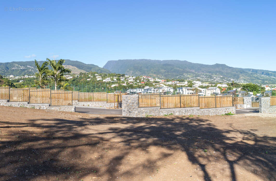 Terrain à SAINTE-MARIE