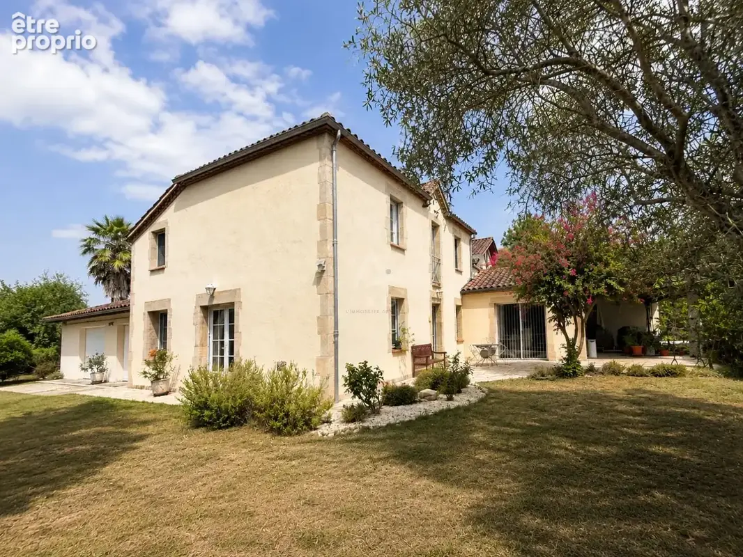Maison à CORNEILLAN