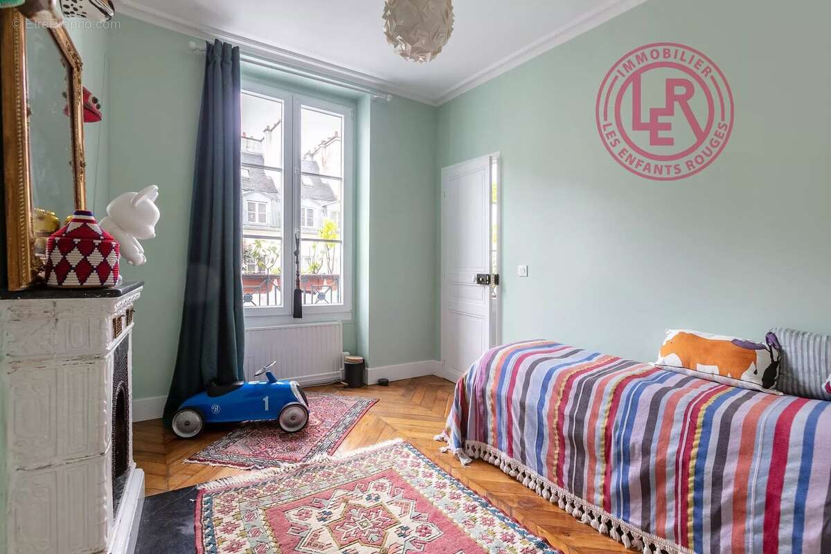 Appartement à PARIS-3E