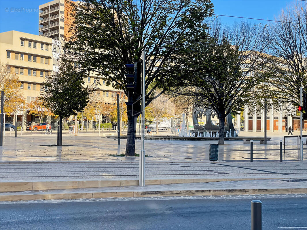 Autre à MARSEILLE-8E