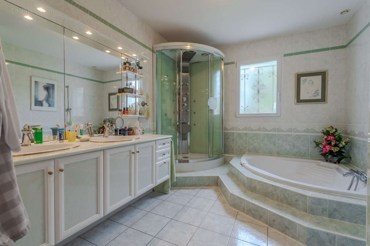 Maison à HAUTEFAGE-LA-TOUR