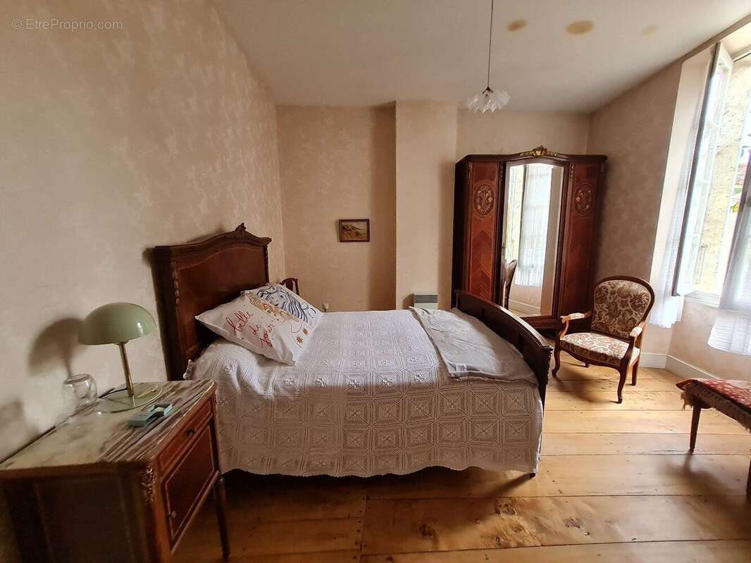 Maison à VALENCE-SUR-BAISE