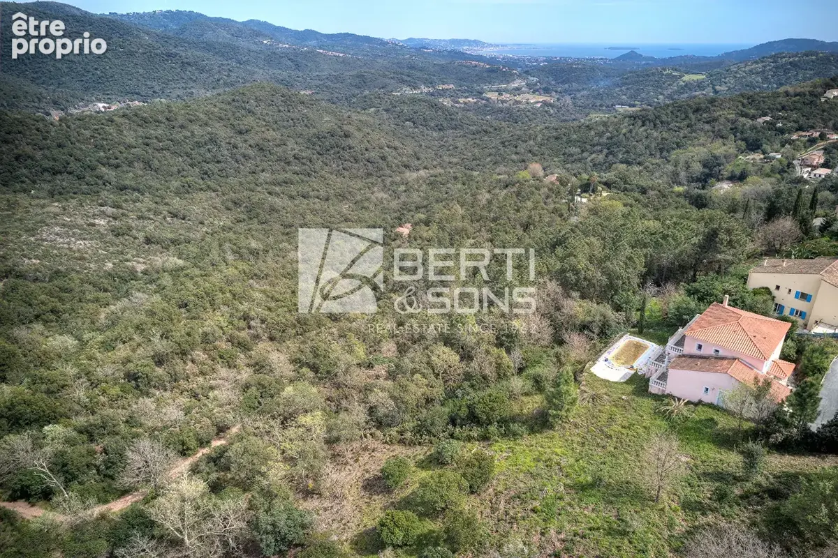 Mandelieu à 15 mn - domaine de séguret  exclusivité rare opportunité foncière 3 940 m² vue mer - 360 m² constructibles  pour une - photo 2