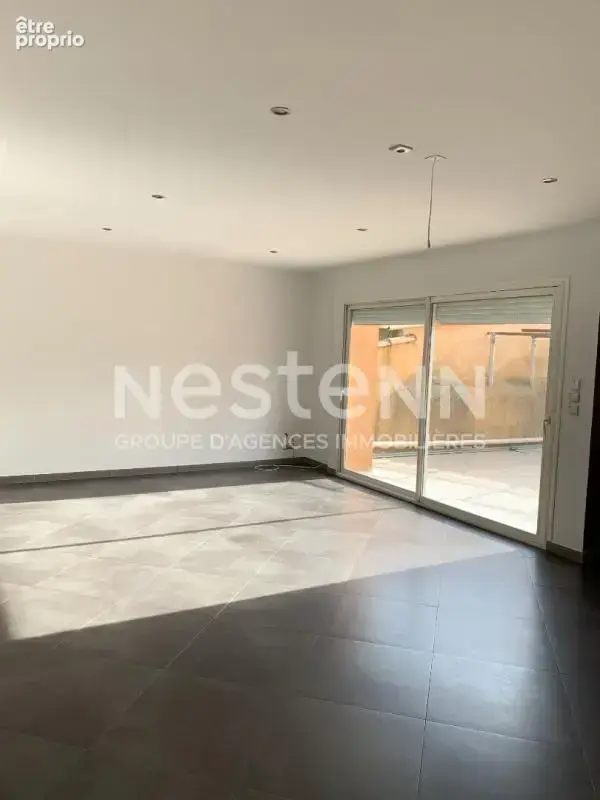 CARCASSONNE immeuble mixte avec local commercial libre et habitation T3 louée avec terrasse piscine - photo 9