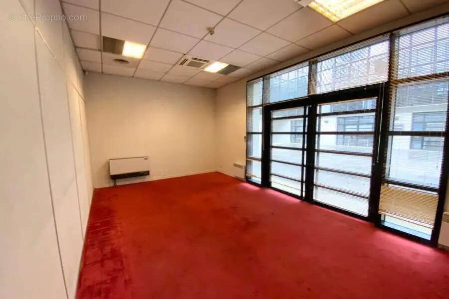 Commerce à ISSY-LES-MOULINEAUX