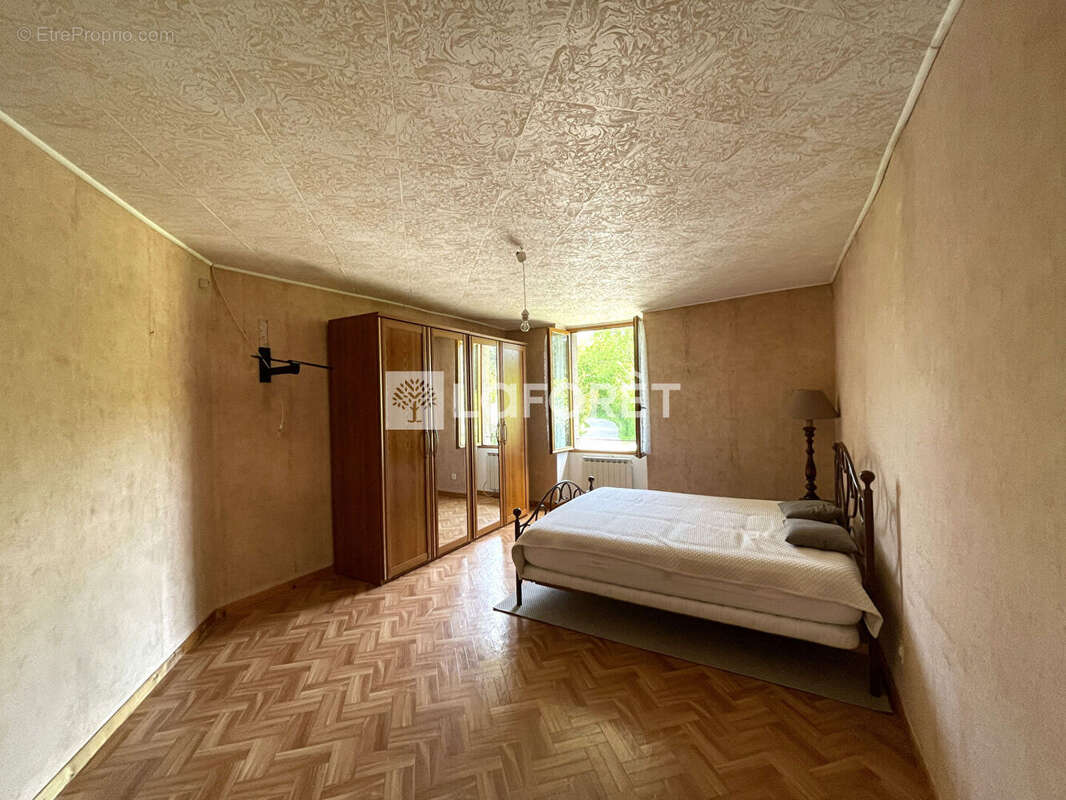 Maison Saint Lamain à fort potentiel , 4 pièce(s) 139m² - photo 8