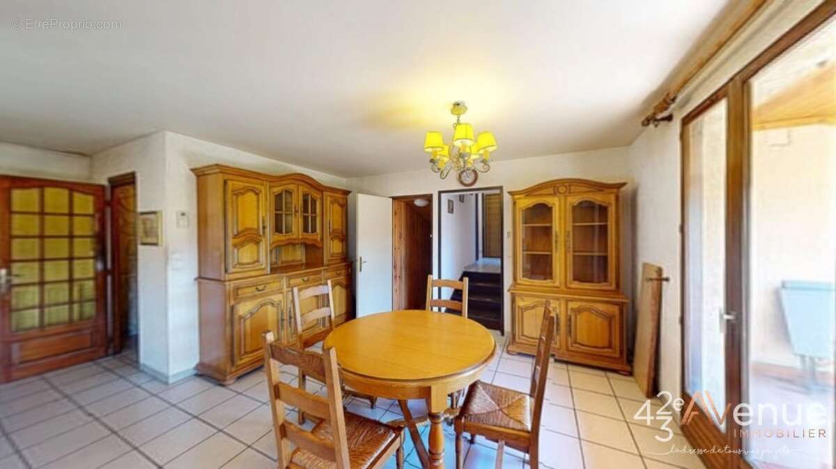 Maison 93 m² à Unieux  - photo 4