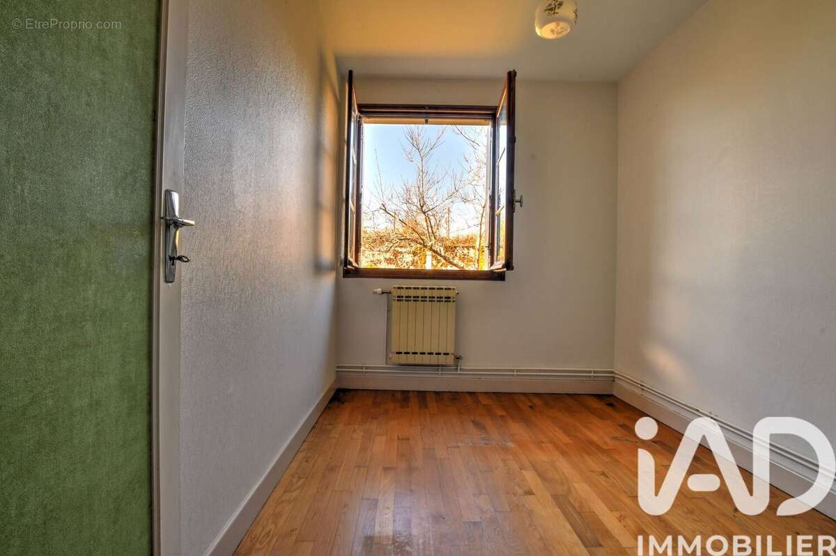 Maison 113 m² à La Celle-Dunoise  - photo 9