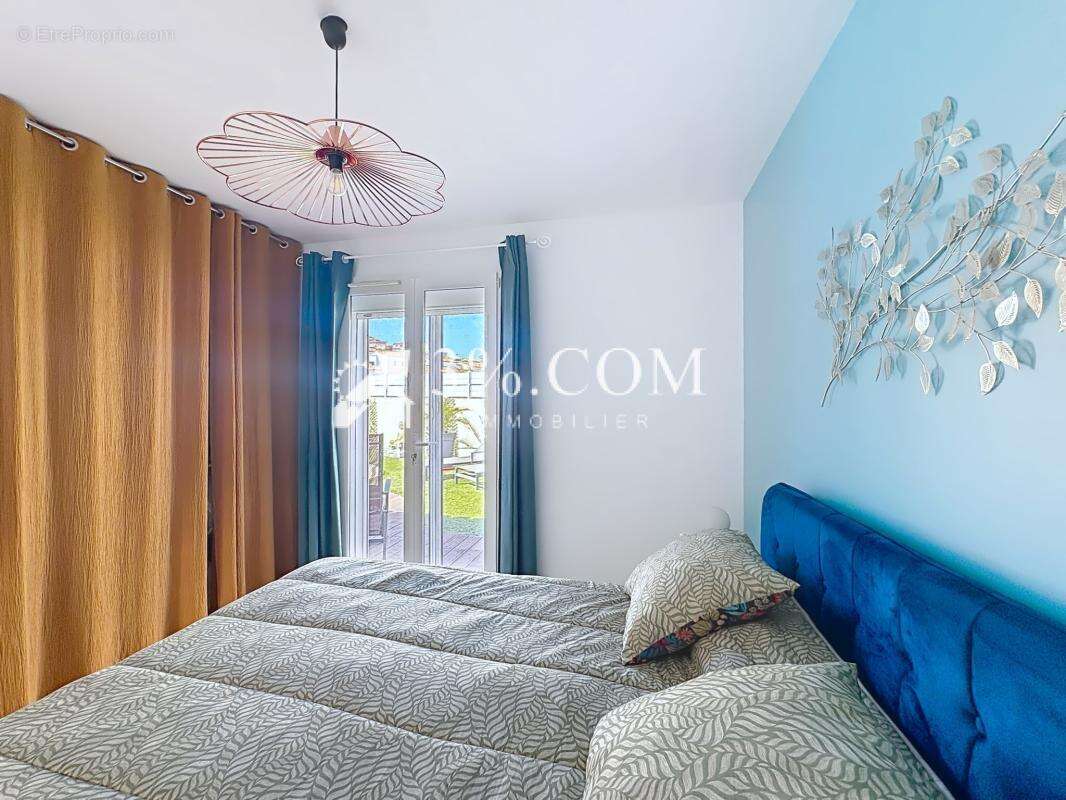 Maison de plain-pied avec piscine, jardin et vue dégagée sur - photo 27
