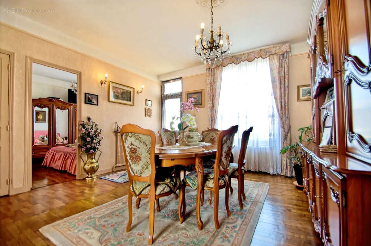 Maison à LE BLANC-MESNIL