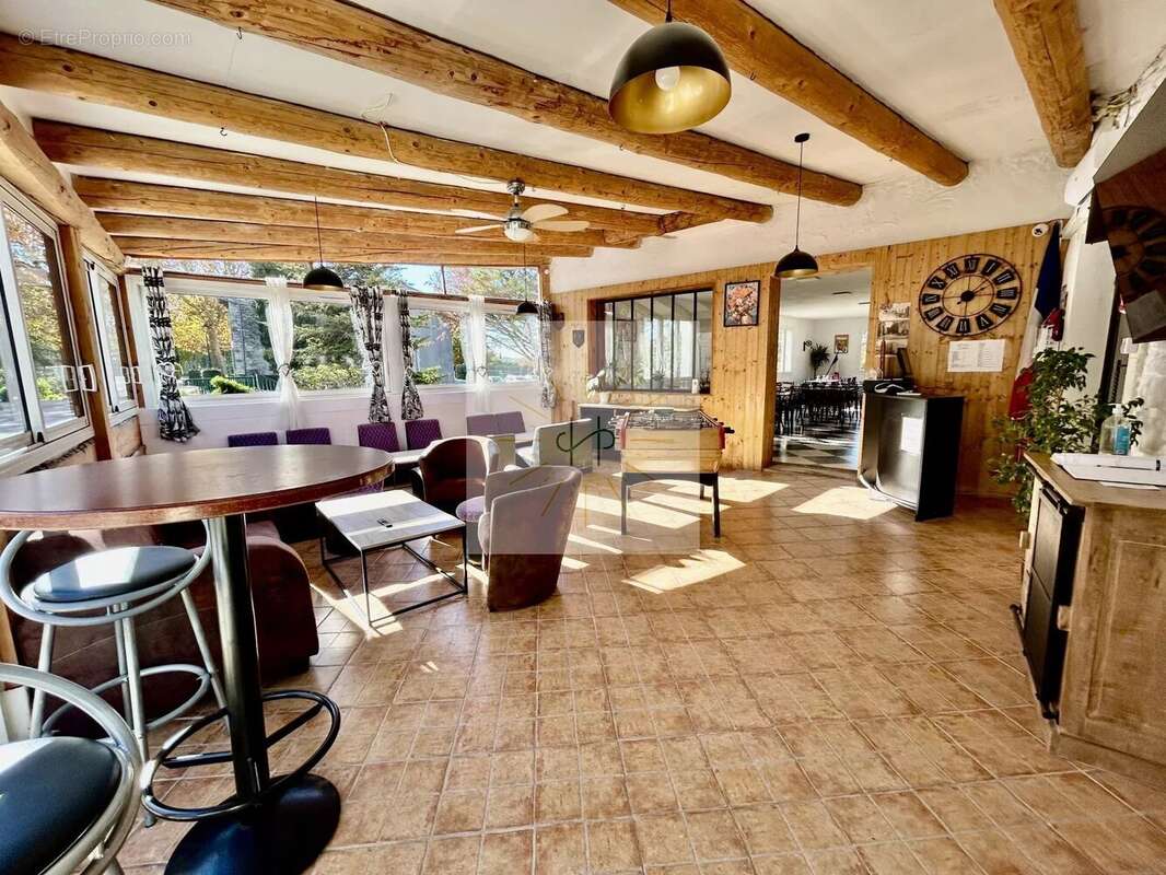 Appartement à PORTES-EN-VALDAINE