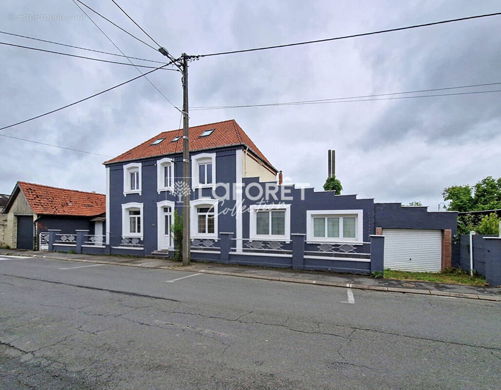 Maison à BEAURAINVILLE