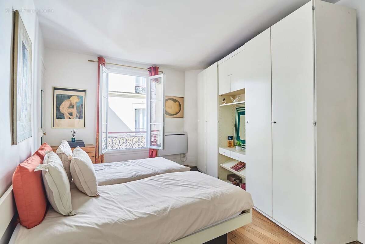 Appartement à PARIS-7E