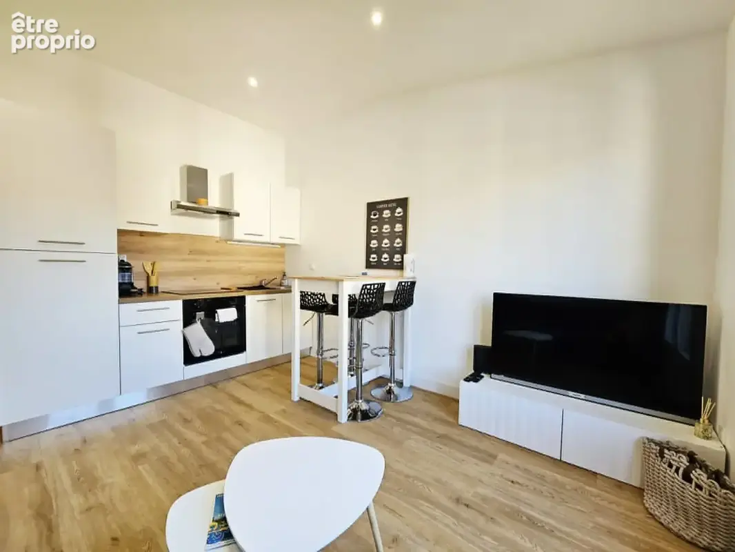 Appartement T2/3 rénové centre ville dernier étage - photo 5