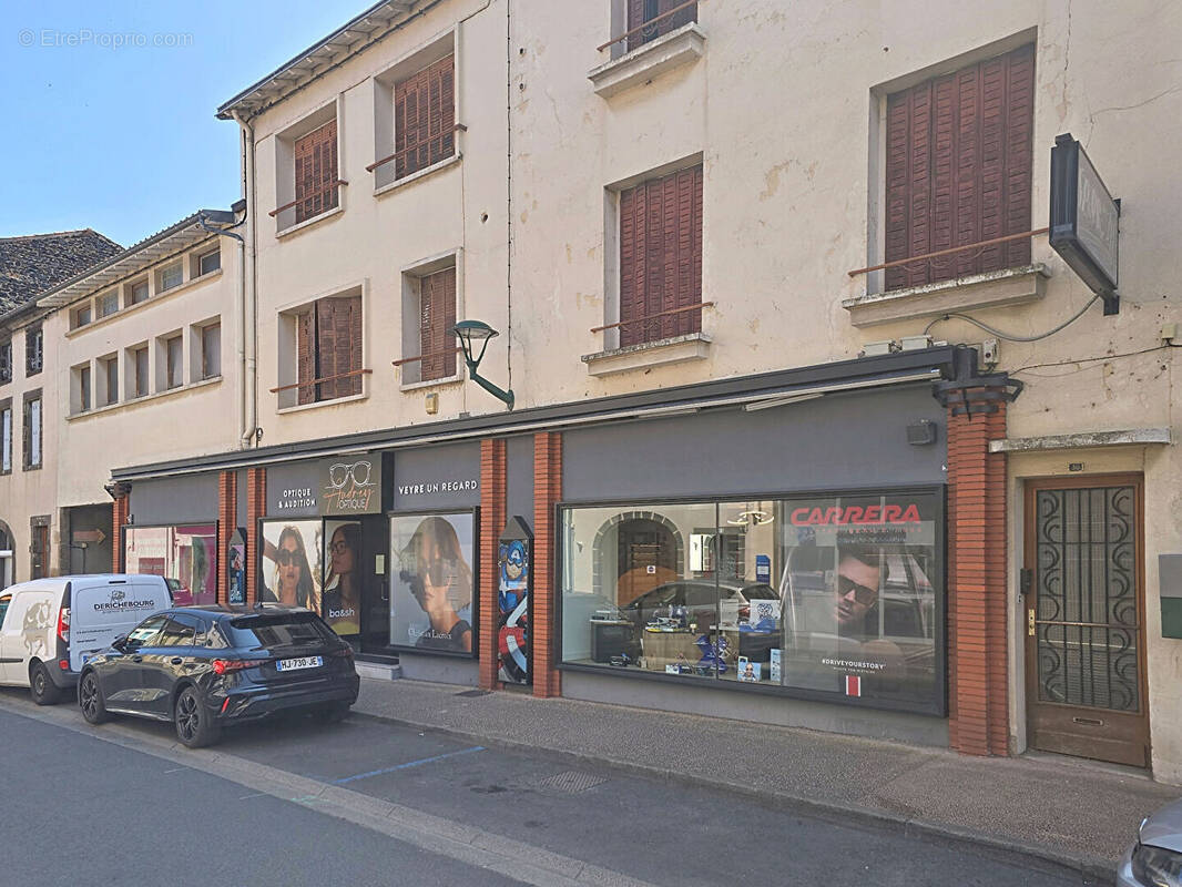 Appartement à LES MARTRES-DE-VEYRE
