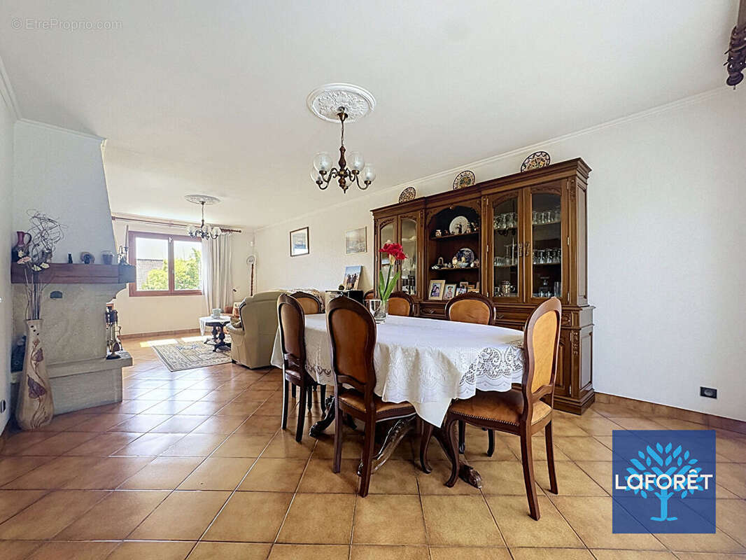 Maison à MORANGIS