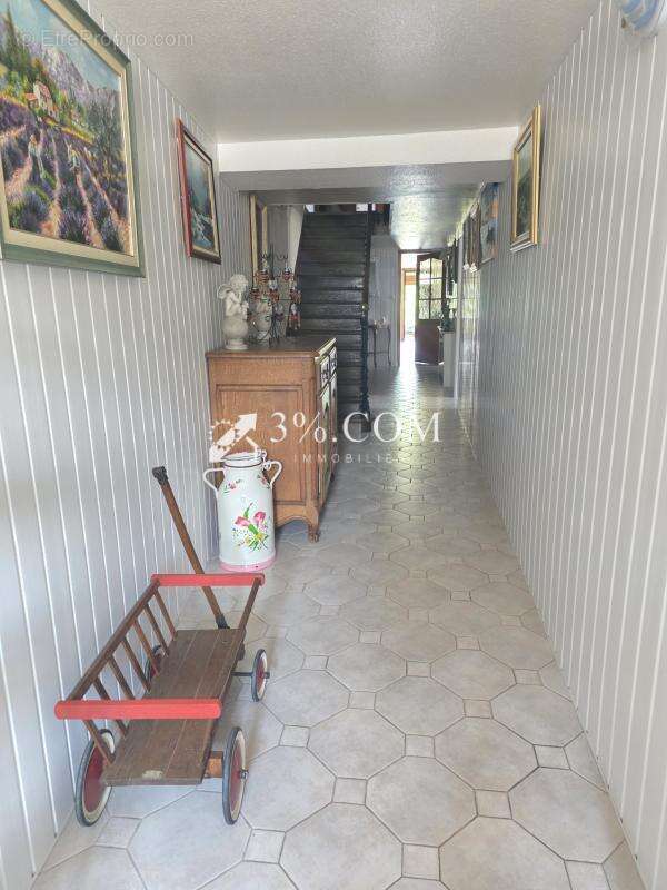 Spacieuse Maison Familiale de 340 m2 à Damelevieres (54360) - photo 3