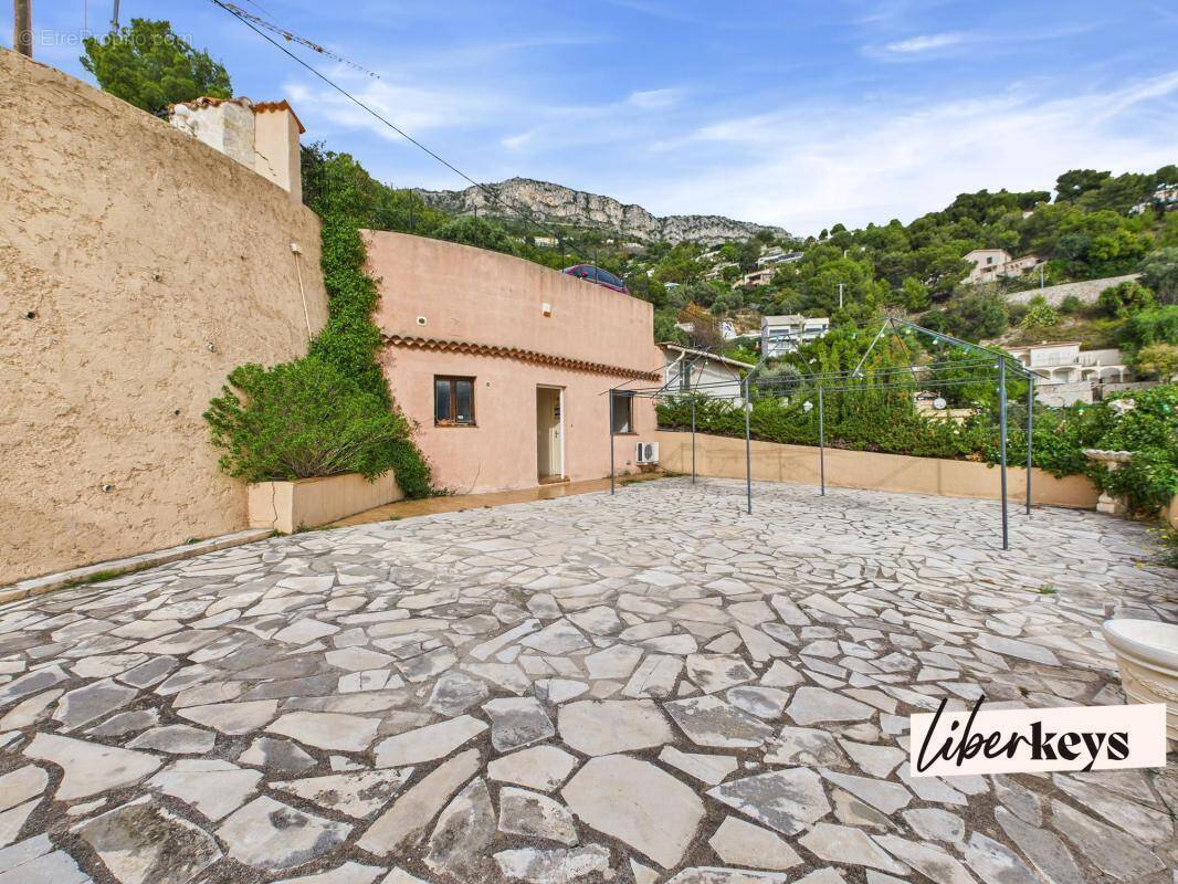 Appartement à EZE