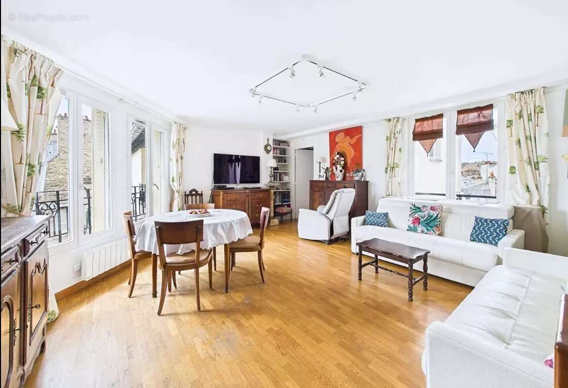 Appartement à PARIS-17E