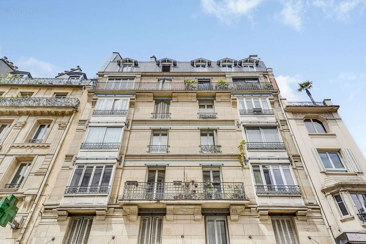 Appartement à PARIS-18E