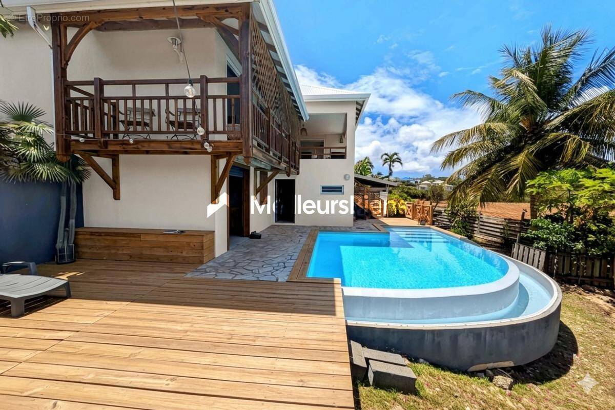 Appartement à LE MOULE