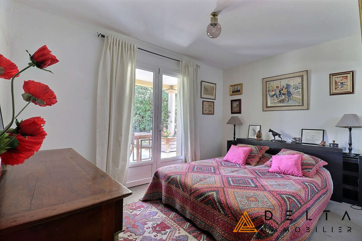 Maison 185 m² sur terrain de 1502 m² avec piscine - photo 12
