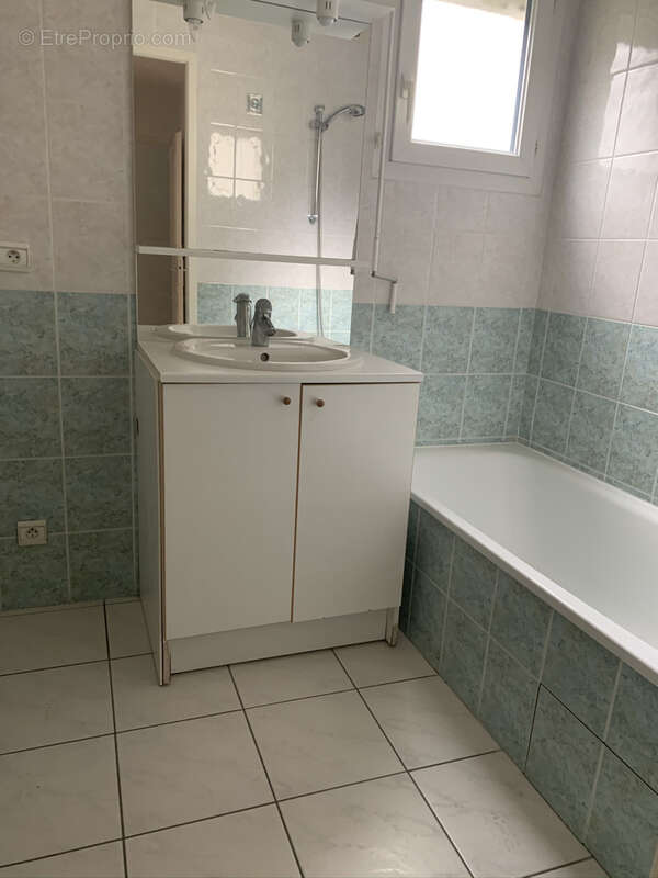 Appartement à COLLONGES-SOUS-SALEVE