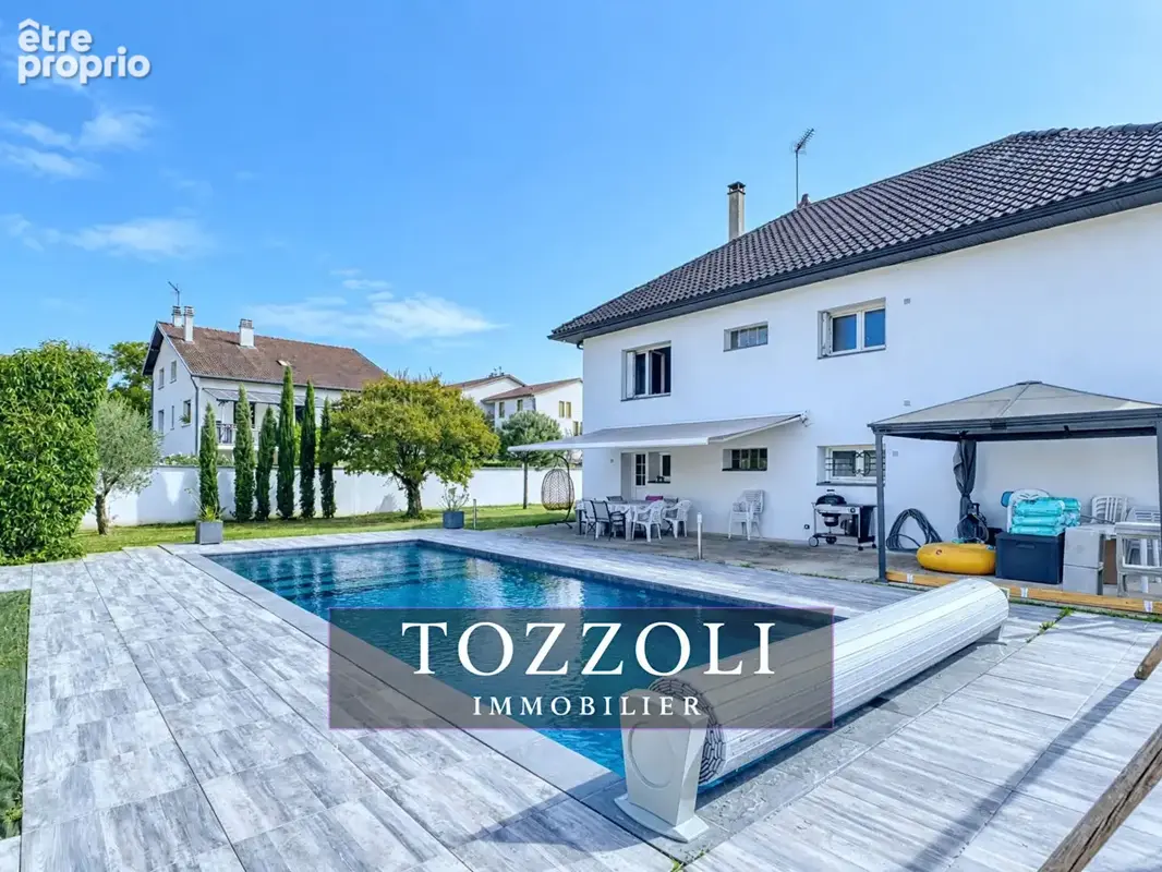 Maison Cremieu 8 pièce(s) 213.45m2 (296.71m² au sol) - photo 2
